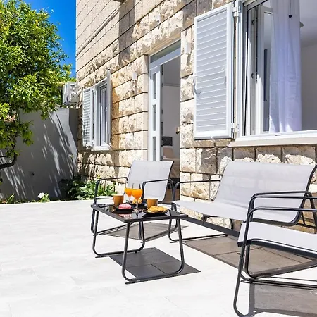 Apartman M *