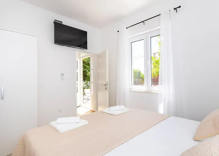 M Διαμέρισμα *